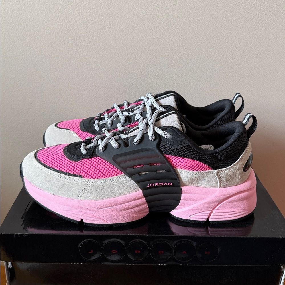 Air Jordan Trunner OS Wolf Grey Pink IB3722-002 Men’s Size 12 - Picture 2 of 6